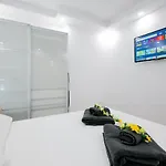 Lacme Luxury - Americas - 3br Apartment *